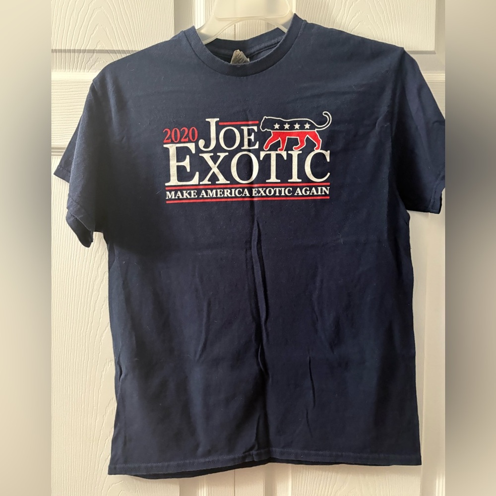Navy Joe Exotic Graphic T-Shirt
